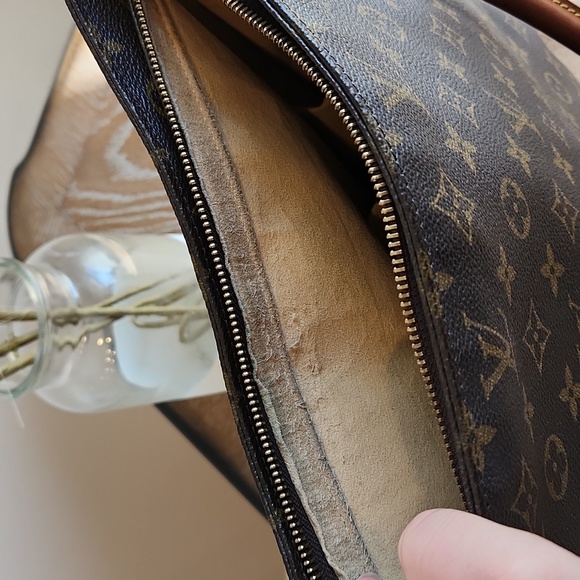 LOUIS VUITTON Monogram Looping GM Bag 2002 - Picture 12 of 17